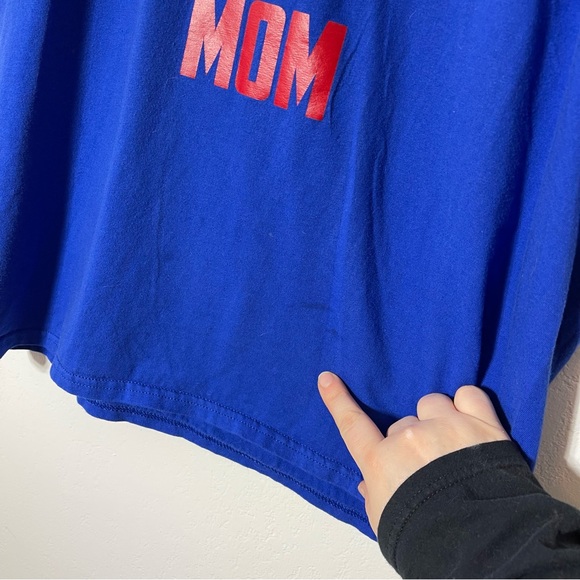 Fruit of the Loom, Super Mom Tshirt. Size Medium. Good used condition! - Picture 4 of 6